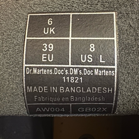 Doc Marten's 1460 Women's Smooth Leather Lace Up Boots in Black, size 8 - Picture 5 of 7